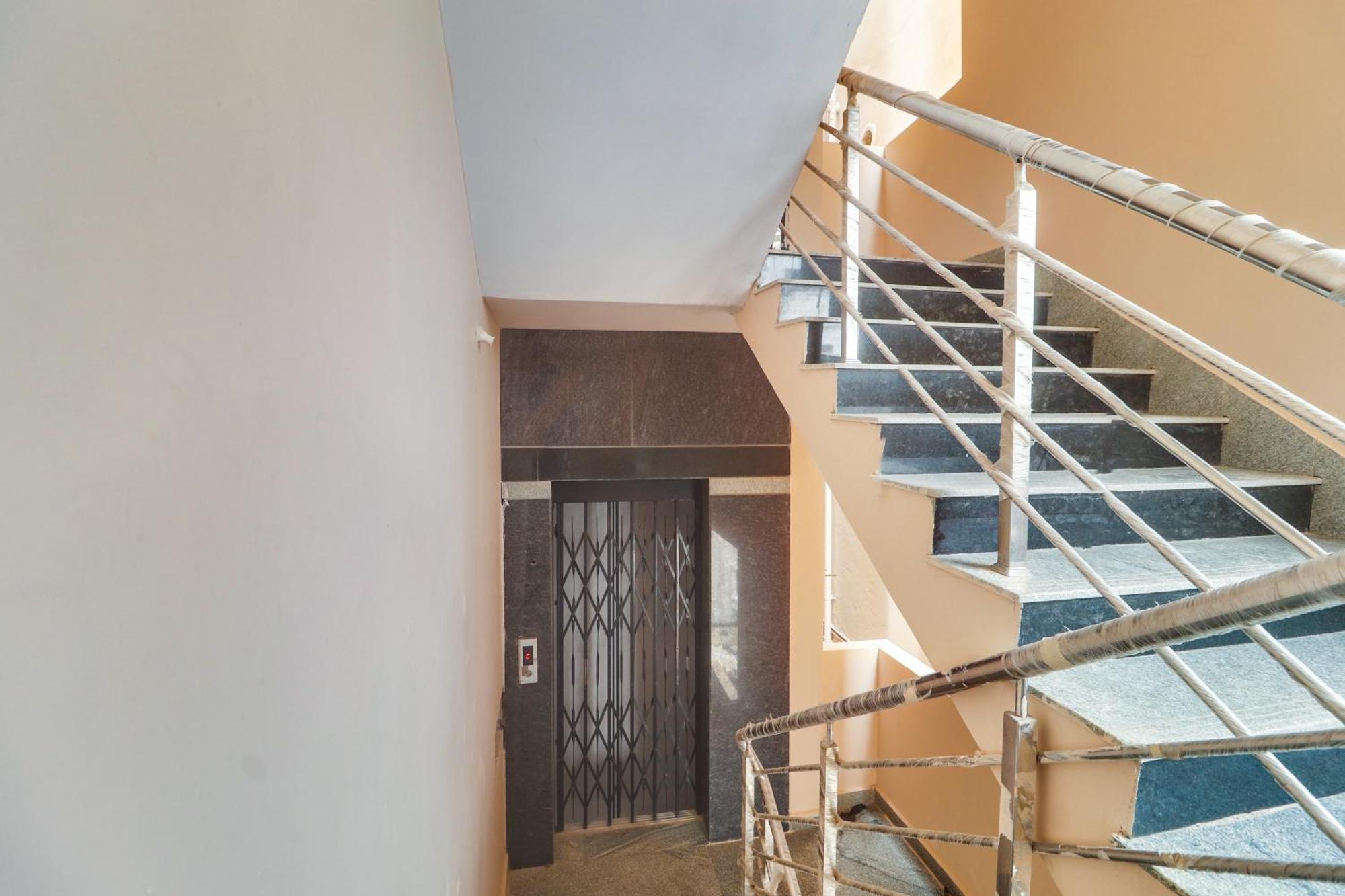 فندق Collection O Sbr Kondapur Near Rto Office حيدر أباد المظهر الخارجي الصورة